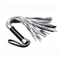   Korbács, Lovetoy, Struggle My Flogger, 41–45 cm, ezüst, műbőr, kezdőknek ajánlott, BDSM és fetish szerepjátékhoz