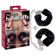   Plüss borítású fém bilincs, You2Toys, Bigger Furry Handcuffs, belső átmérő 7,5 cm, fekete, biztonsági kioldó, 2 kulccsal, levehető huzat